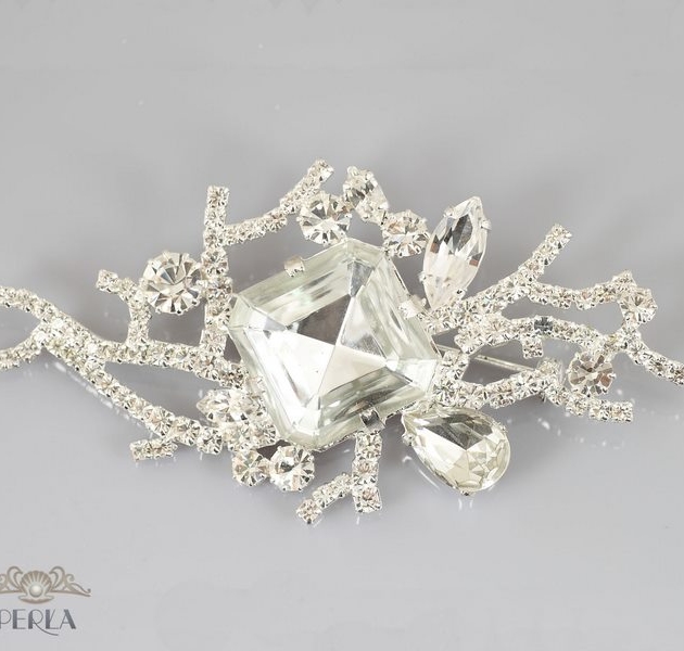 Brosza futurystyczna