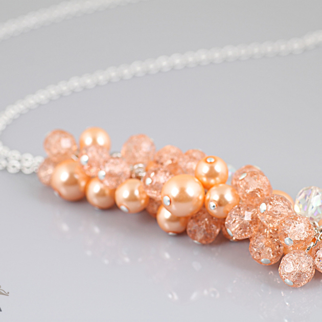 Brzoskwiniowy wisior