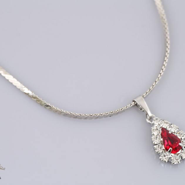 k-607 Wisiorek w kolorze wina